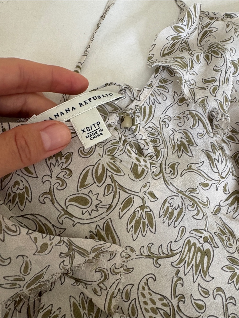 Banana Republic 100% Silk Cream Paisley-Print Spaghetti Strap Peplum Cami - Picture 2 of 4
